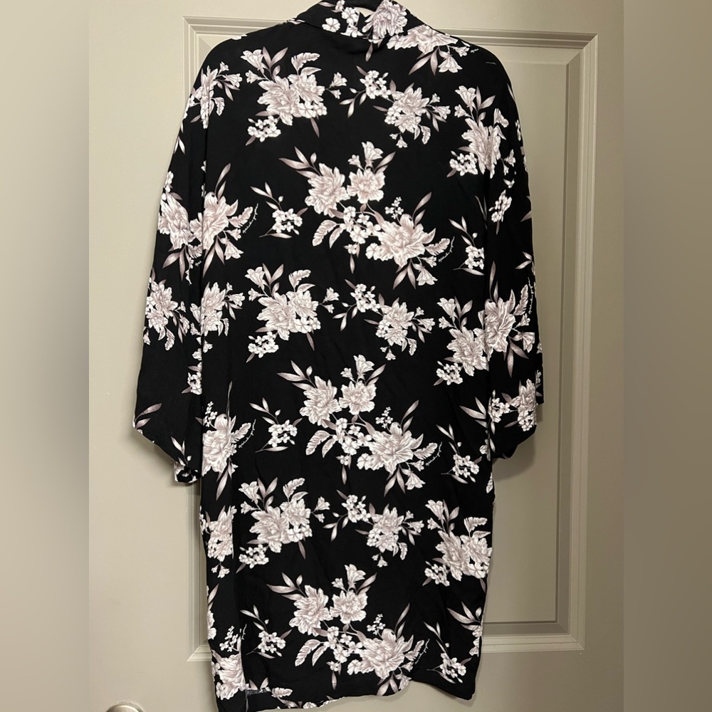 Spiritual Gangster Black Floral Maya Kimono - Picture 5 of 8